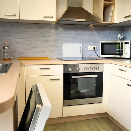 Apartament Robins - Spacious For 5 - Balcony - Kitchen - Wifi Brema