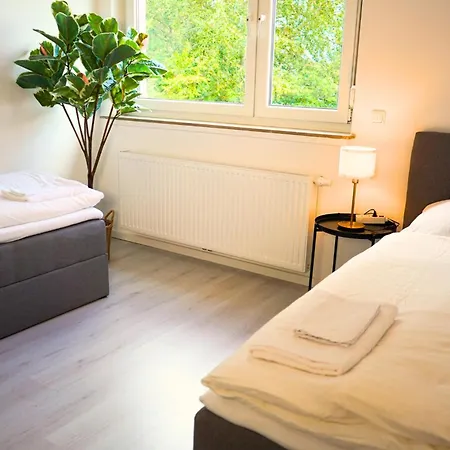 Robins - Spacious For 5 - Balcony - Kitchen - Wifi Apartament