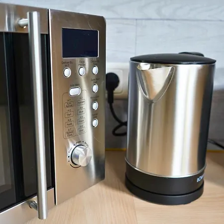 Robins - Spacious For 5 - Balcony - Kitchen - Wifi