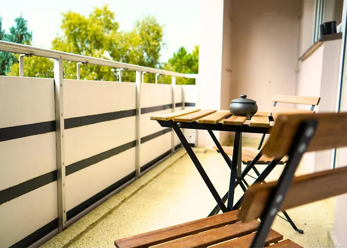 Robins - Spacious For 5 - Balcony - Kitchen - Wifi Appartement