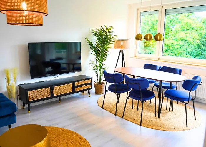 Robins - Spacious For 5 - Balcony - Kitchen - Wifi *