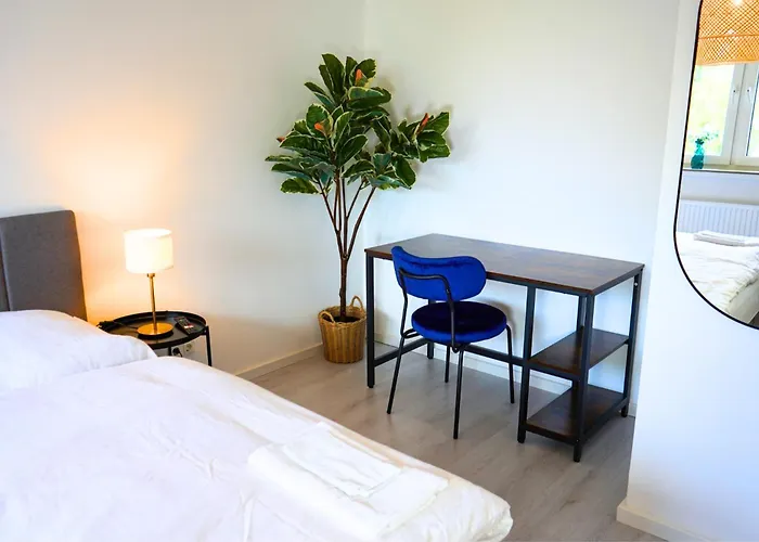 Robins - Spacious For 5 - Balcony - Kitchen - Wifi Bremen